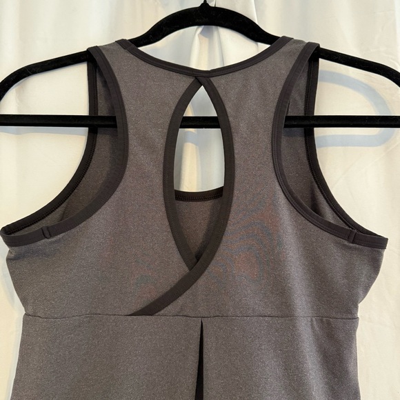 Lucy Racerback Keyhole Athletic Tank Top Pleat Front Gray Size Small - Picture 6 of 10